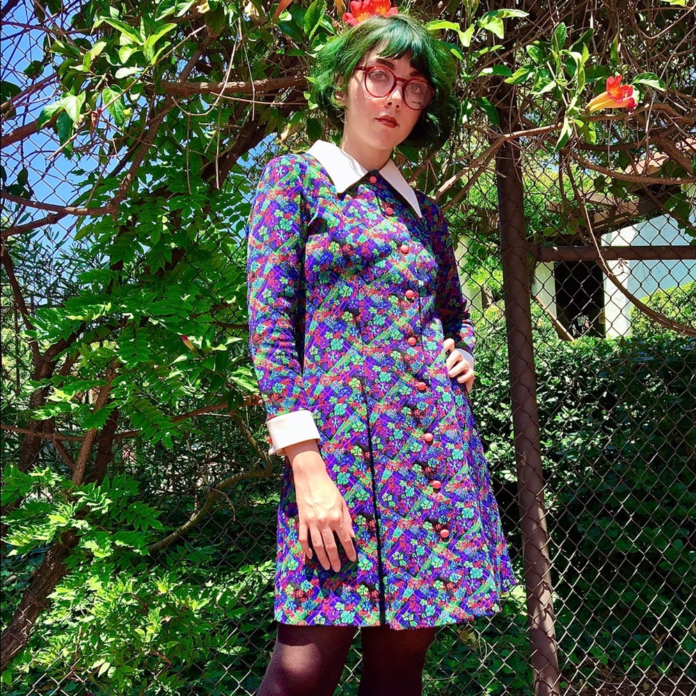 Women’s 60s Peter Pan collar dress